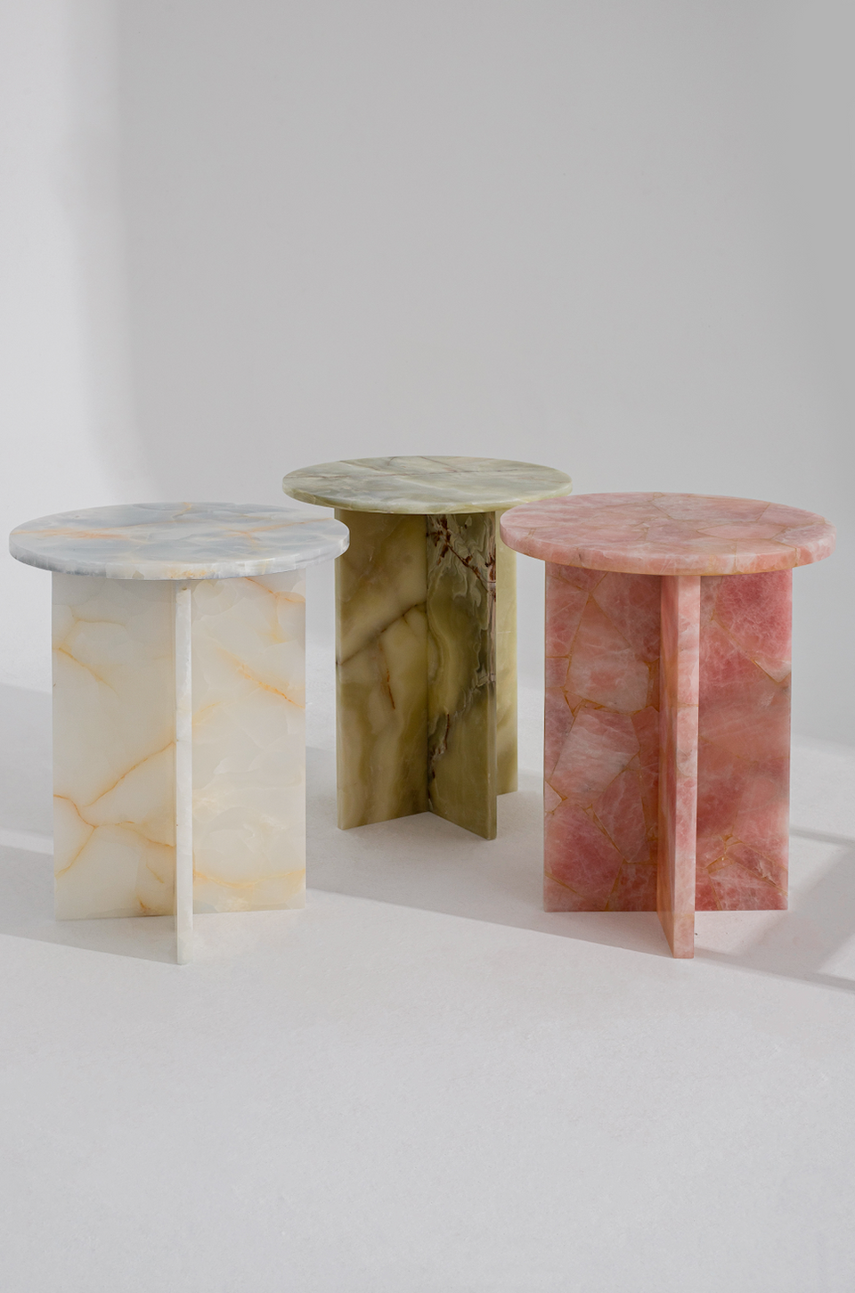 GUMMY PINK ONYX SIDE TABLE