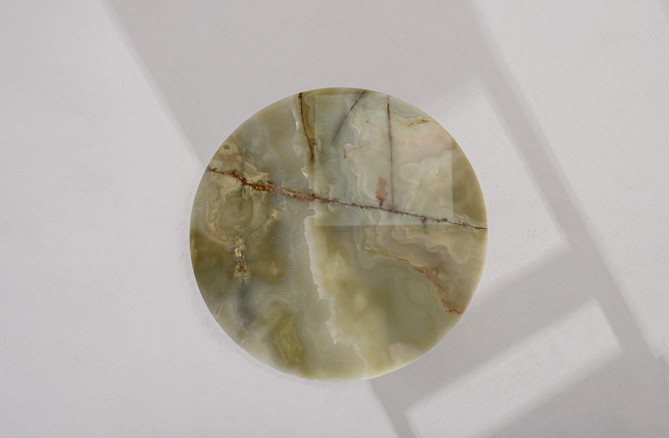GUMMY GREEN ONYX SIDE TABLE