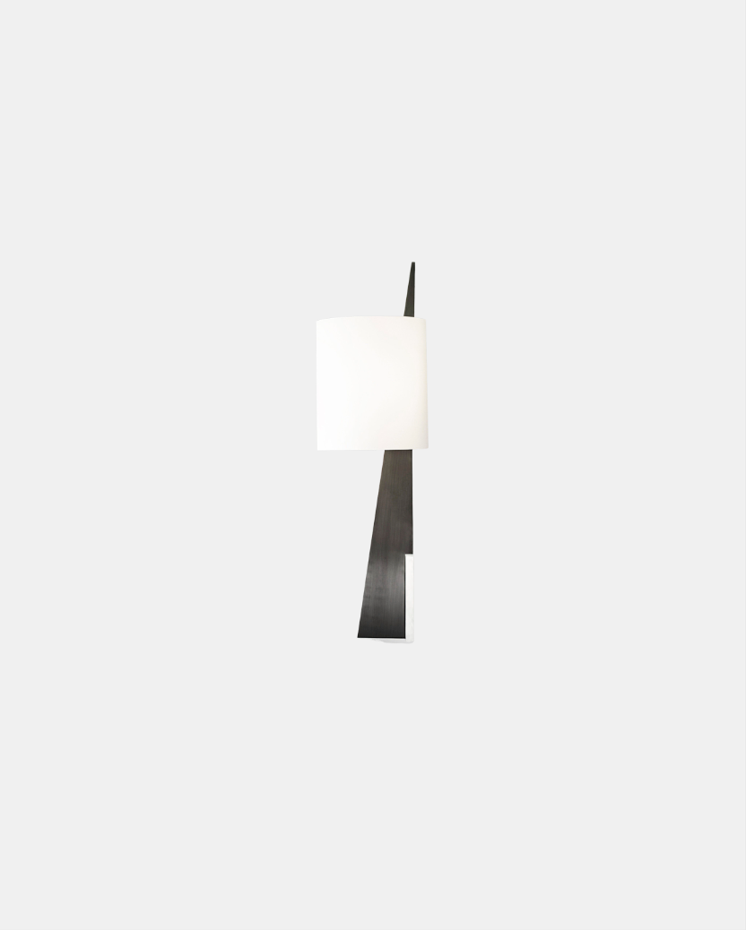 CUT TRIANGLE I TABLE LAMP