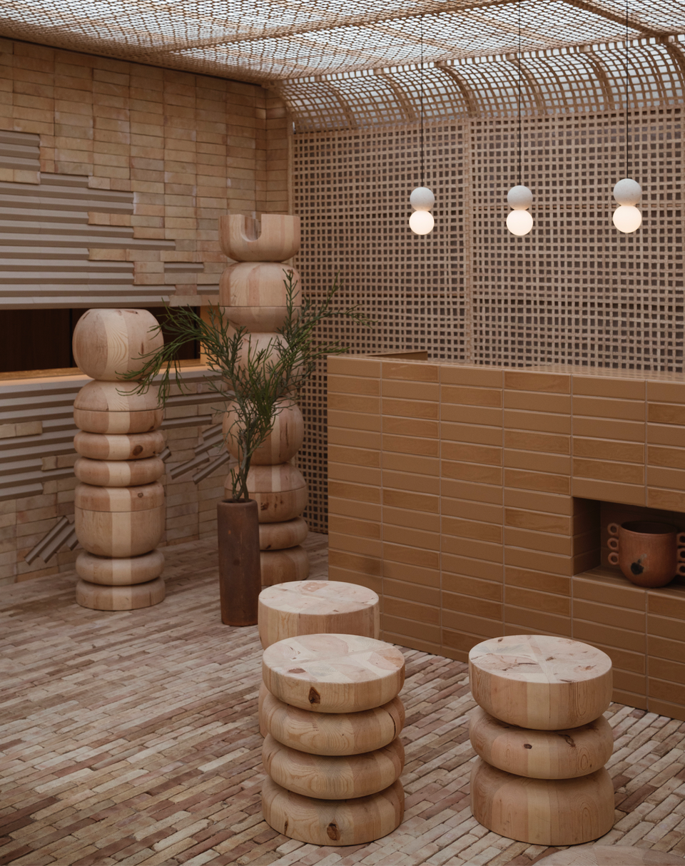 4 NERU RADIATA WOOD TOTEM