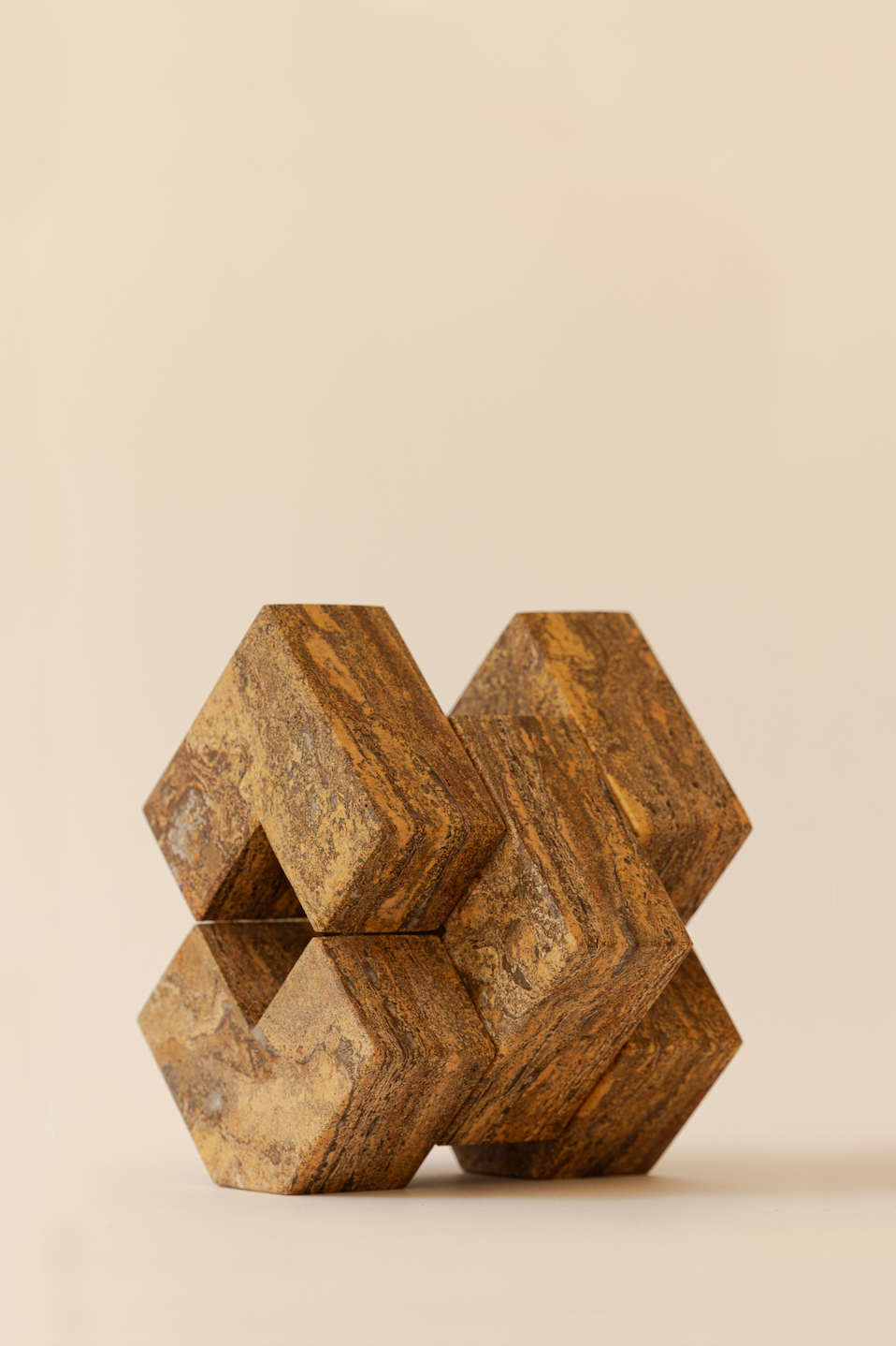 GRECA RED TRAVERTINE CUBE