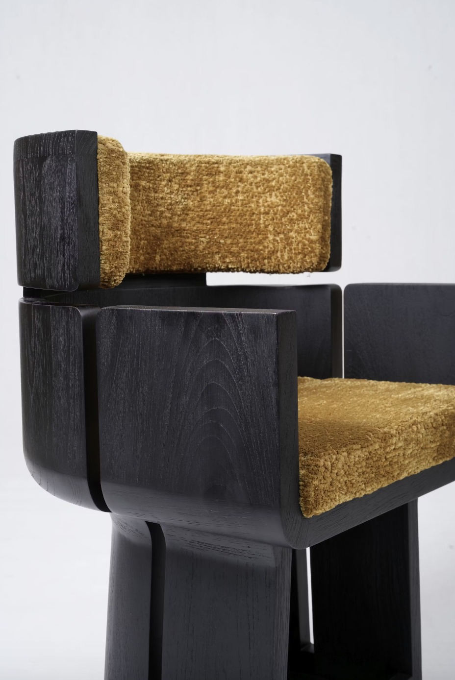 L’ÉCORCE DINING CHAIR