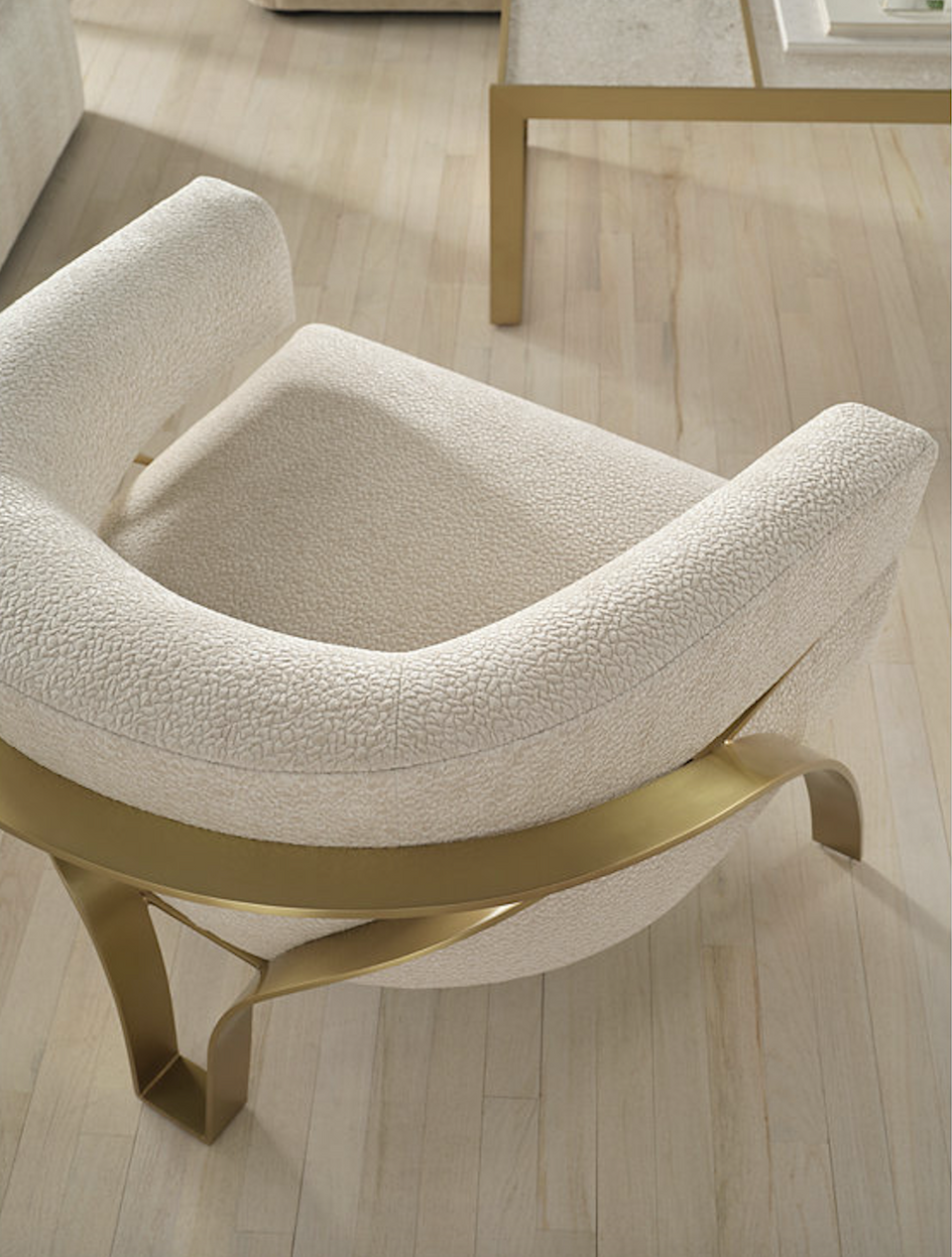 COLLAR LOUNGE CHAIR