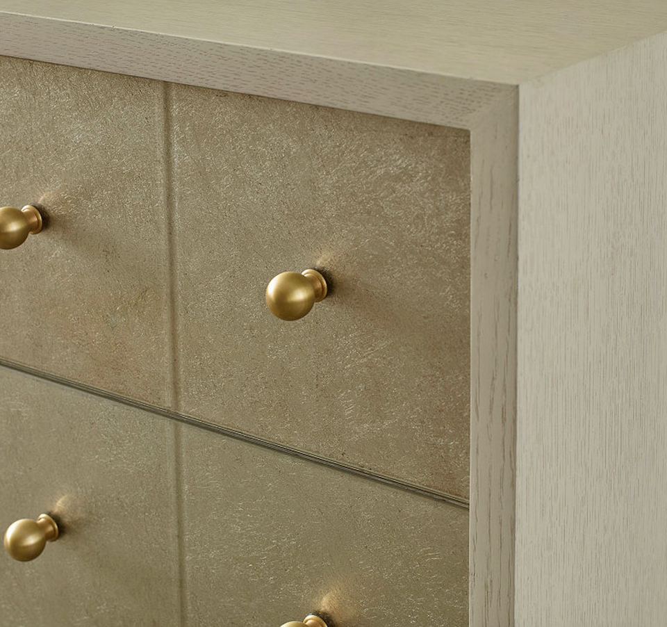 COUTURE DRESSER