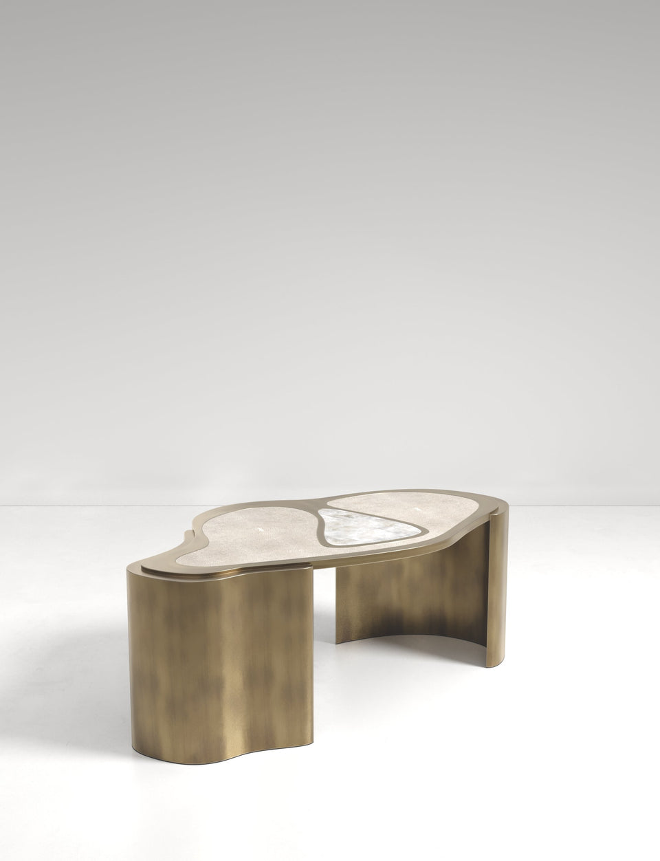 MASK WHITE QUARTZ COFFEE TABLE