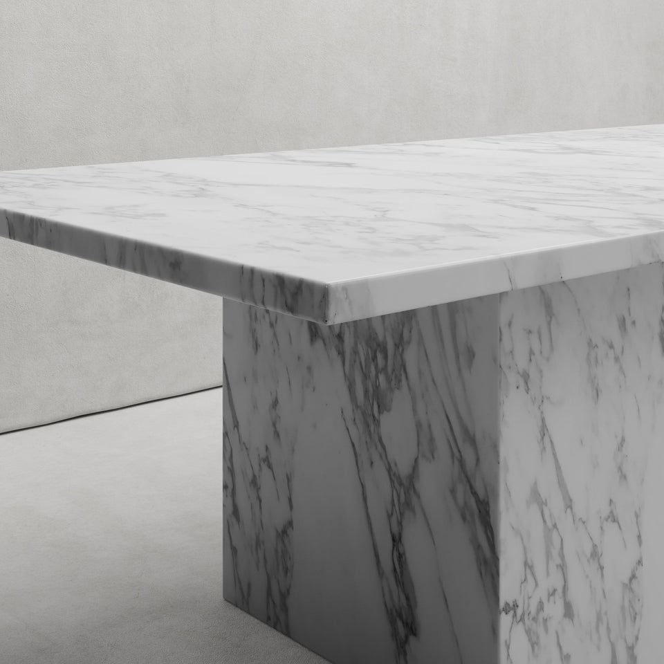 ZAHARA DINING TABLE IN CALACATTA MARBLE