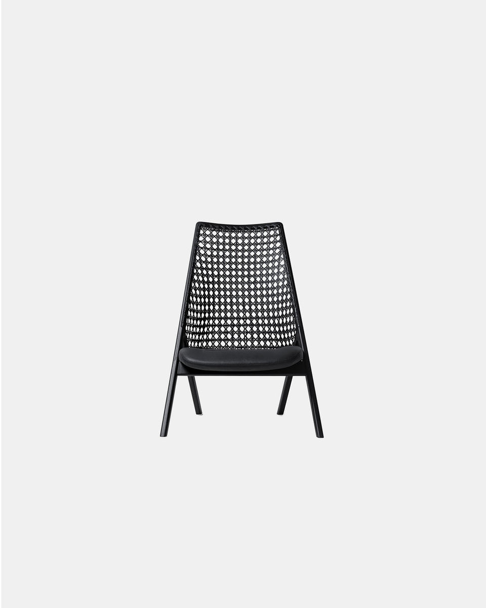 TELA LOUNGE CHAIR IN BLACK