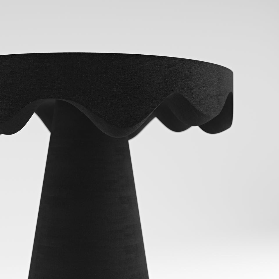 DRIPOTLÉ BLACK QUARTZ SAND SIDE TABLE