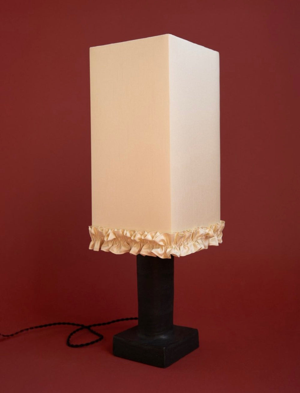 COCKTAIL TABLE LAMP