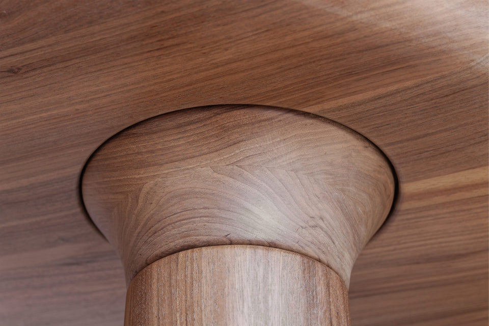KI 3 LEGS TABLE