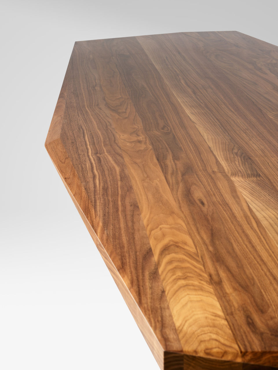 HERA AMERICAN WALNUT DINING TABLE