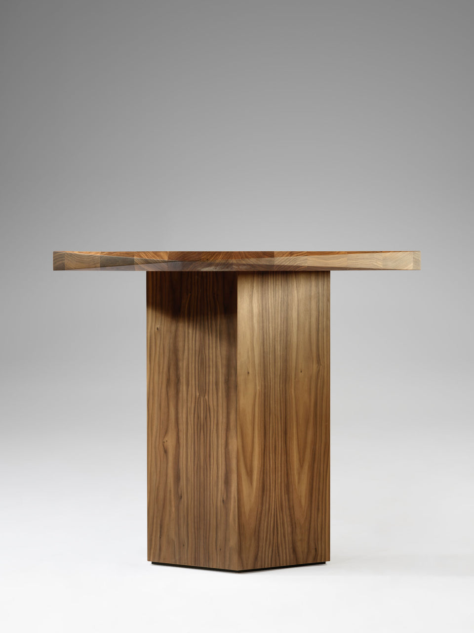 HERA AMERICAN WALNUT DINING TABLE