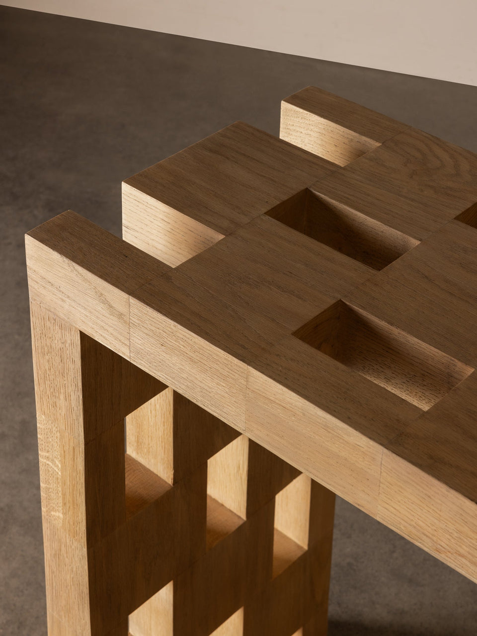 VIVI OAK CONSOLE