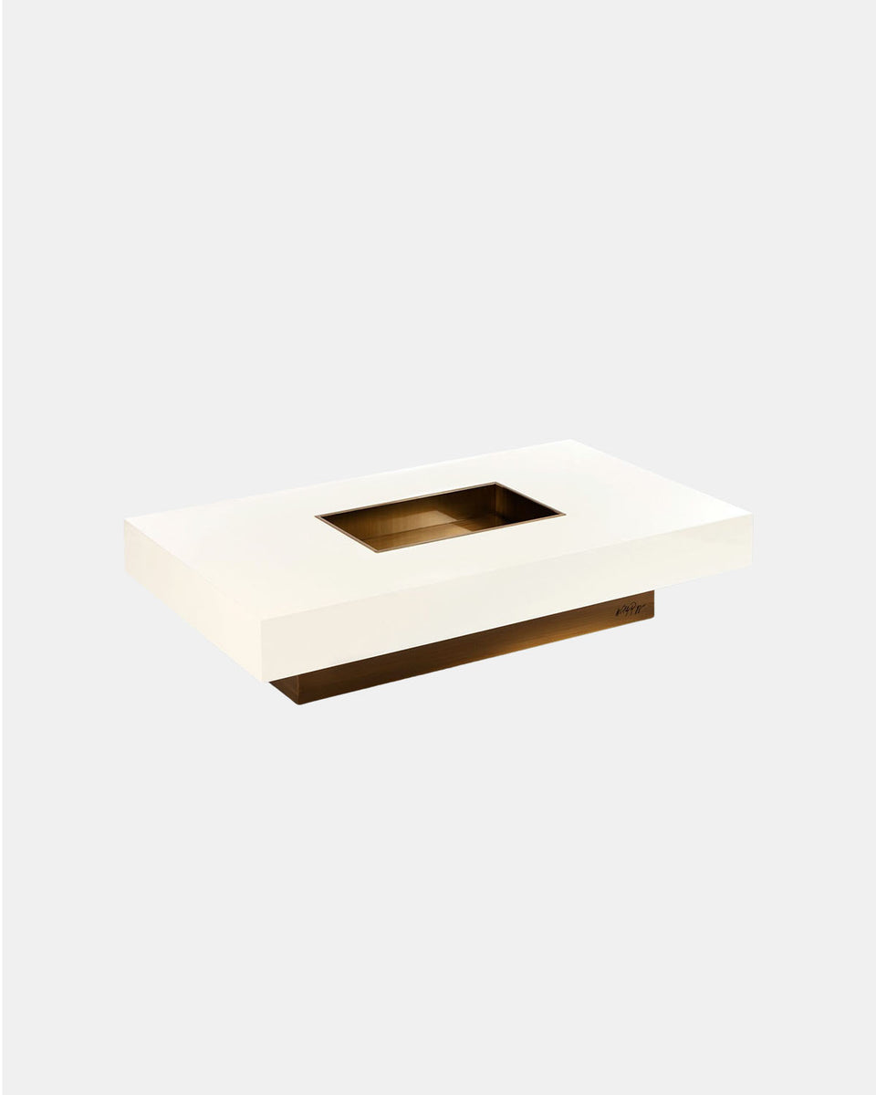 TRV TABLE IN BRASS AND WHITE