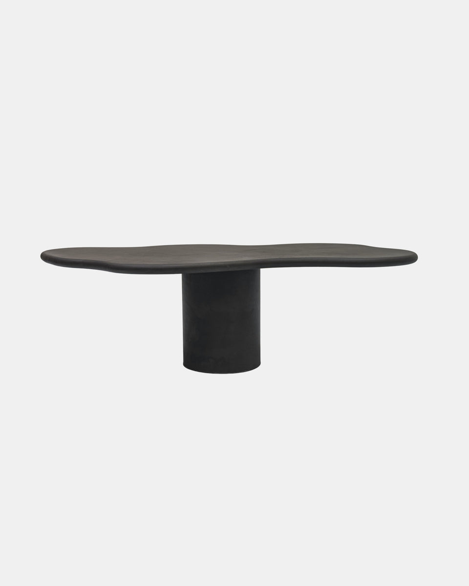 OOL240 DINING TABLE