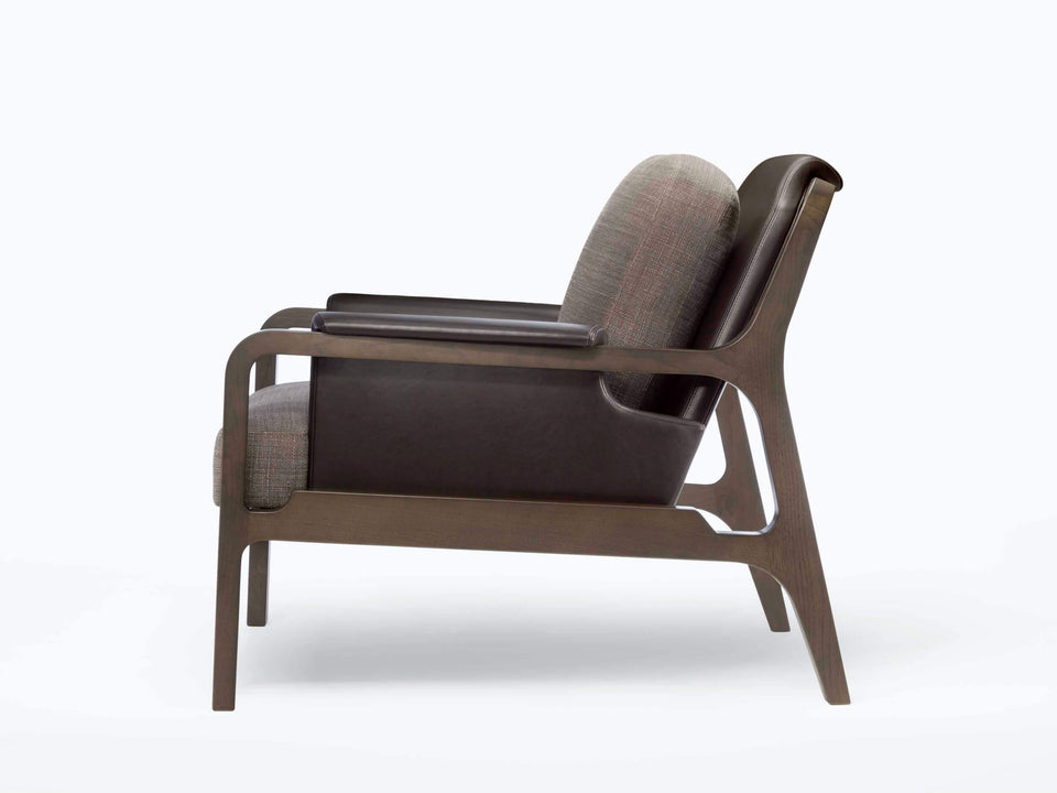 FERGUS LOUNGE CHAIR