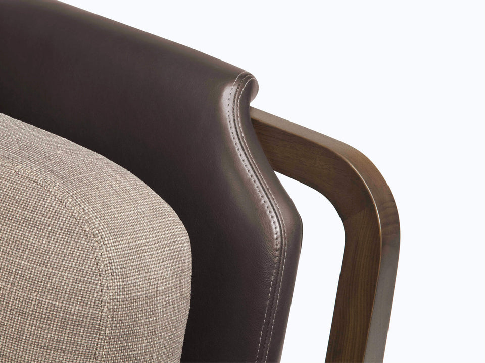 FERGUS LOUNGE CHAIR