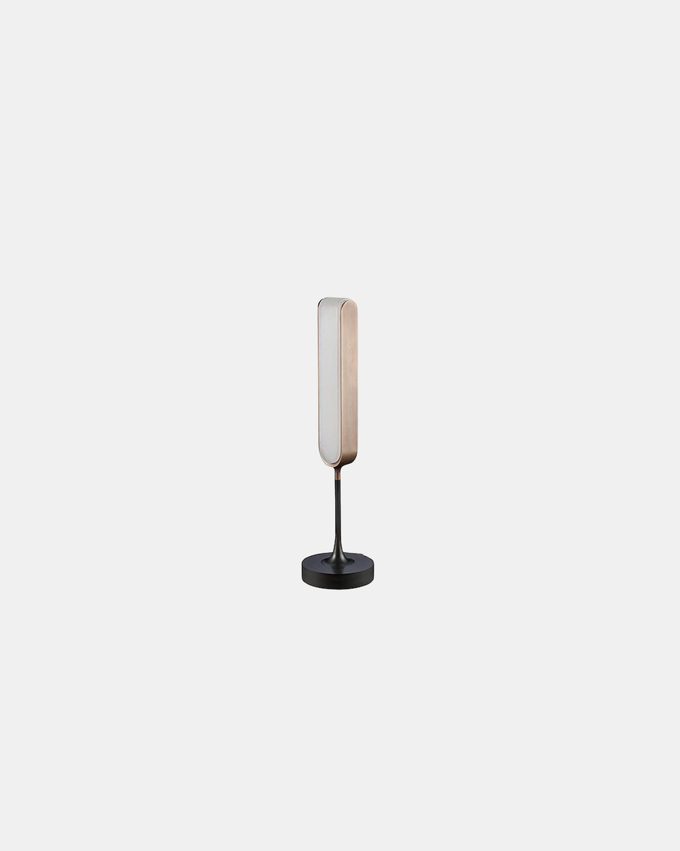 QUATRE CENT QUARANTE TABLE LAMP