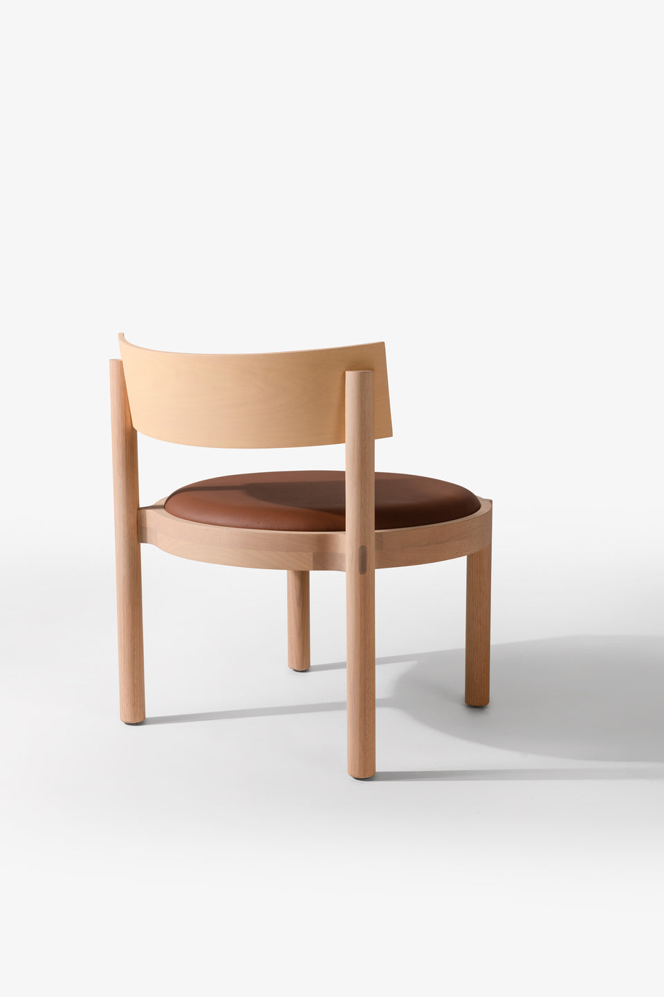 GRAVATÁ LOUNGE CHAIR IN BLEACHED TAUARI