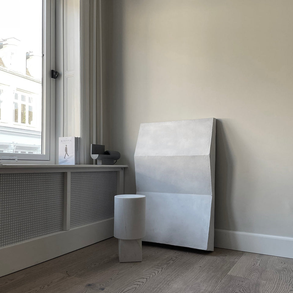 COLUMN MARBLE SIDE TABLE