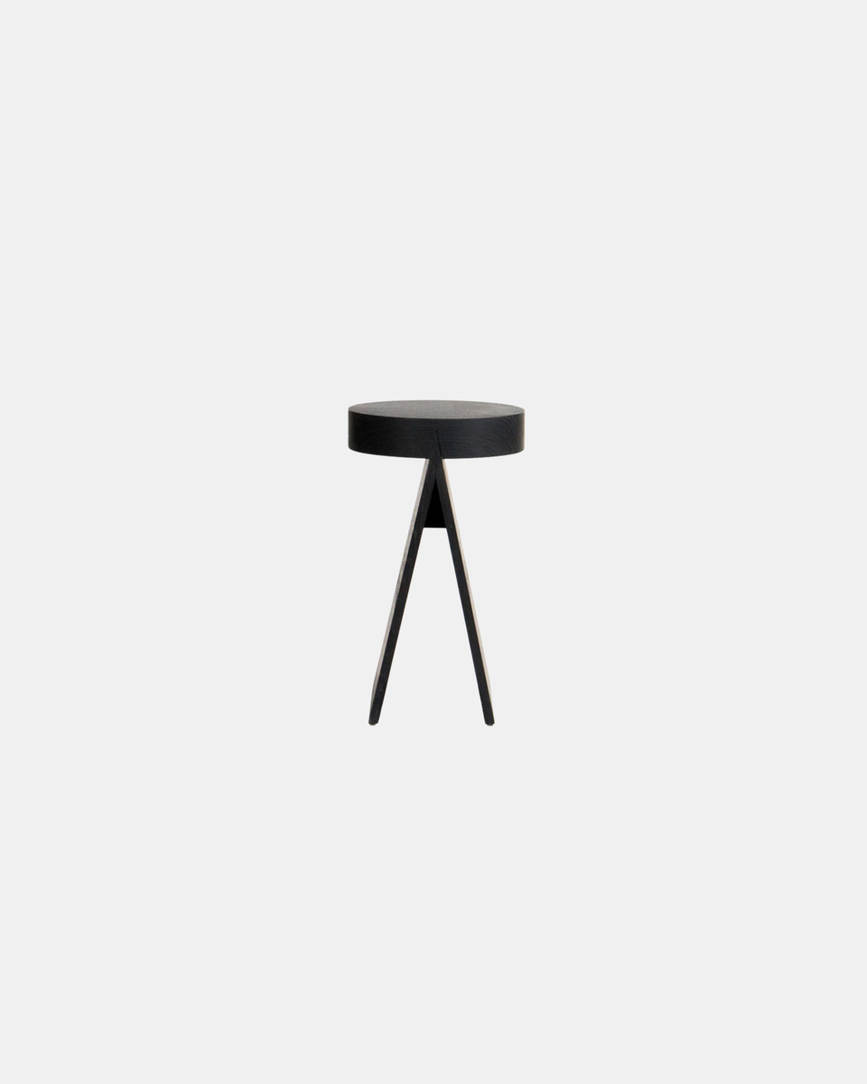 BLEAUT COLOURED OAK STOOL