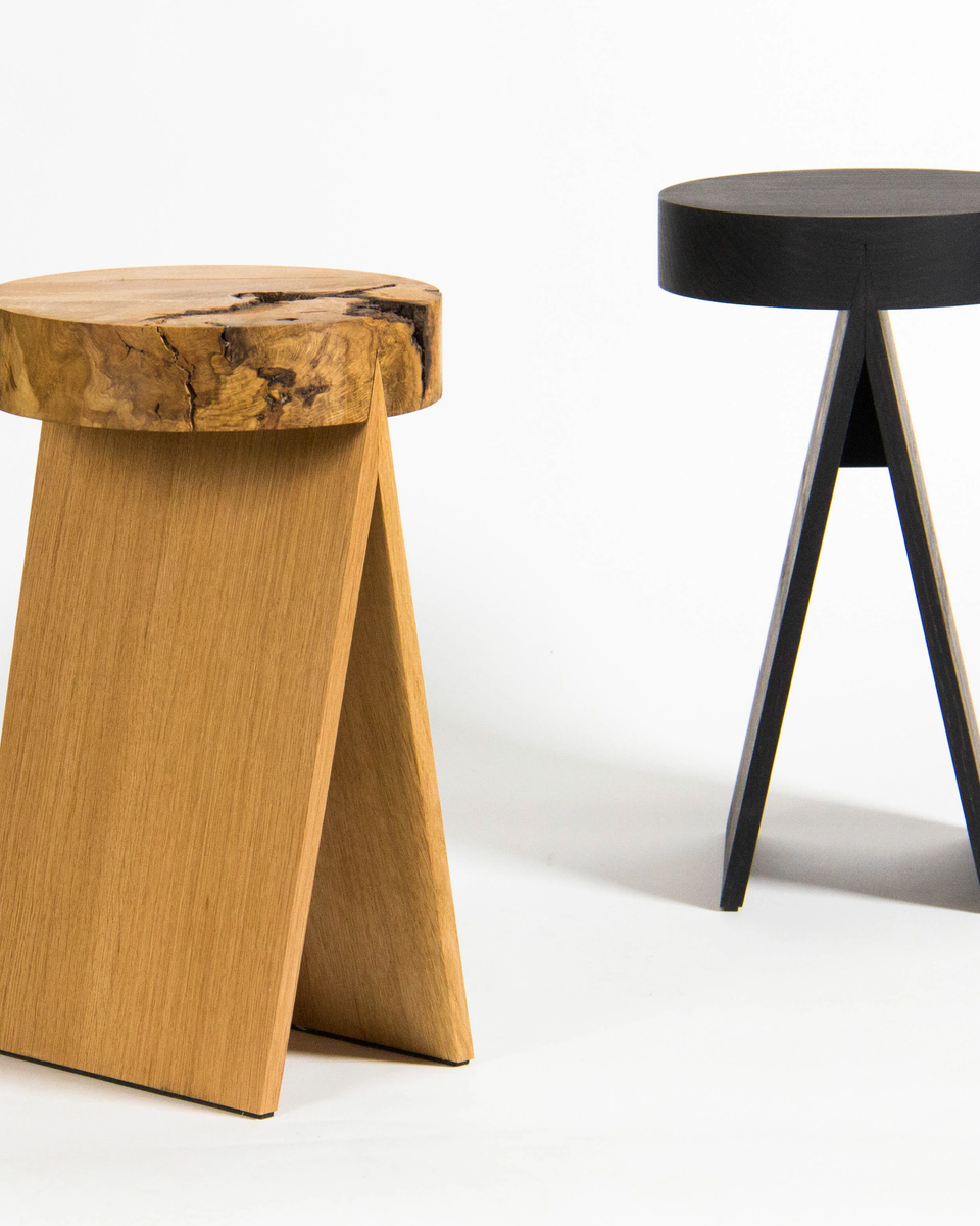 BLEAUT COLOURED OAK STOOL