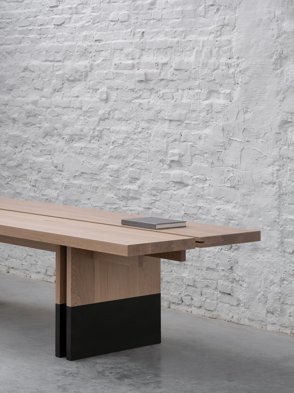 RIFT PLATINUM DINING TABLE