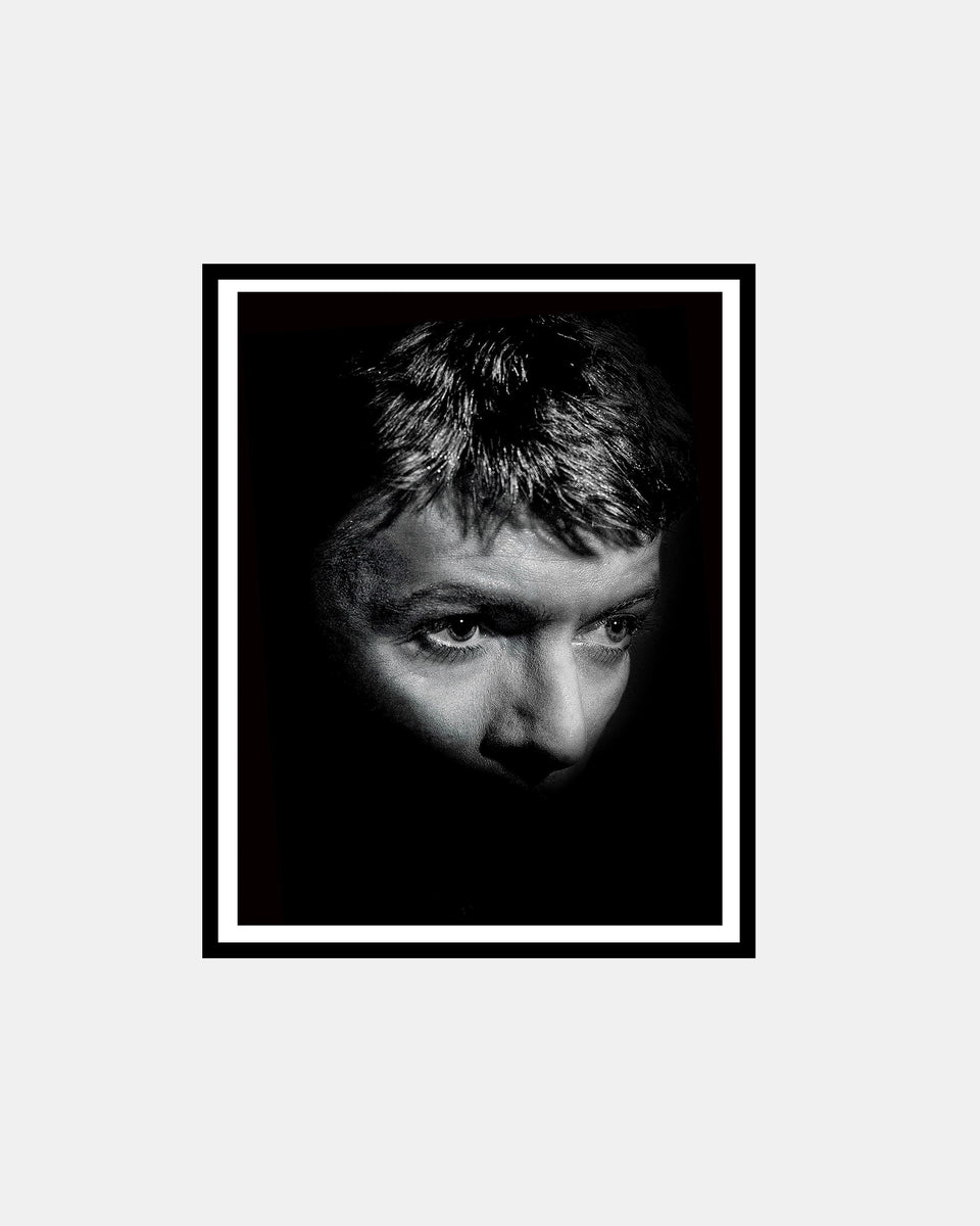 DAVID BOWIE, THE EYES OUT OF THE SHADOWS