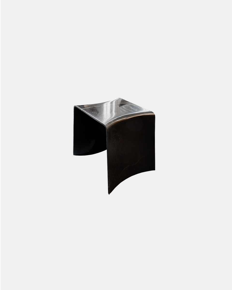 FOLIO SIDE TABLE