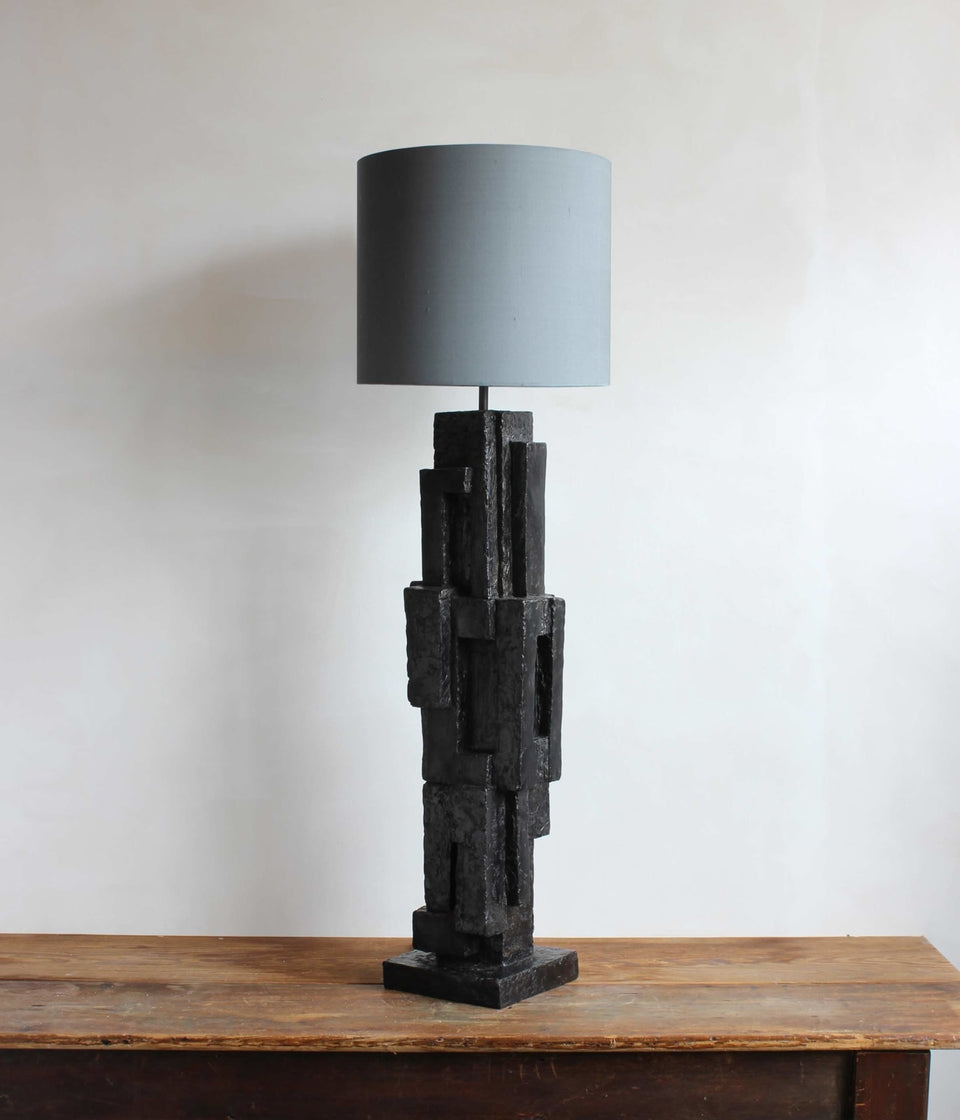 TOTEM BRONZE TABLE LAMP