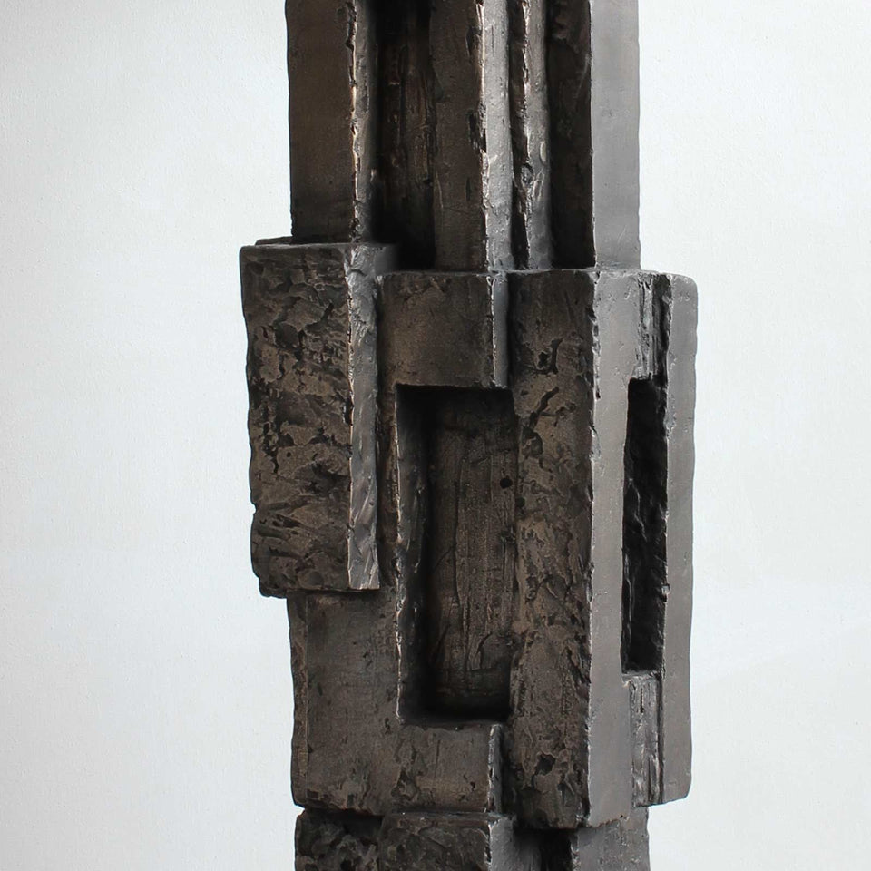 TOTEM BRONZE TABLE LAMP