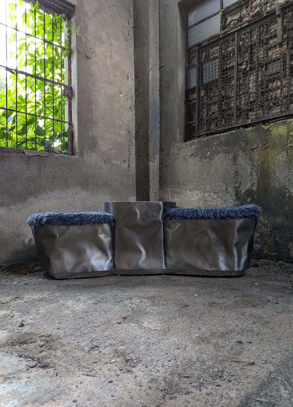 TRIOLITH BENCH