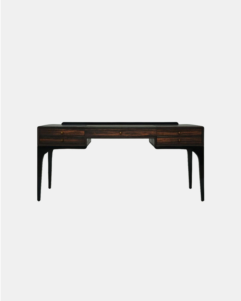 KEVIN DESK