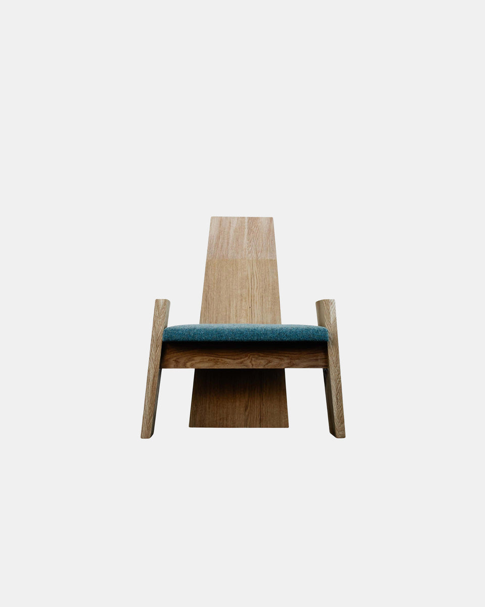 URITHI LOUNGE CHAIR