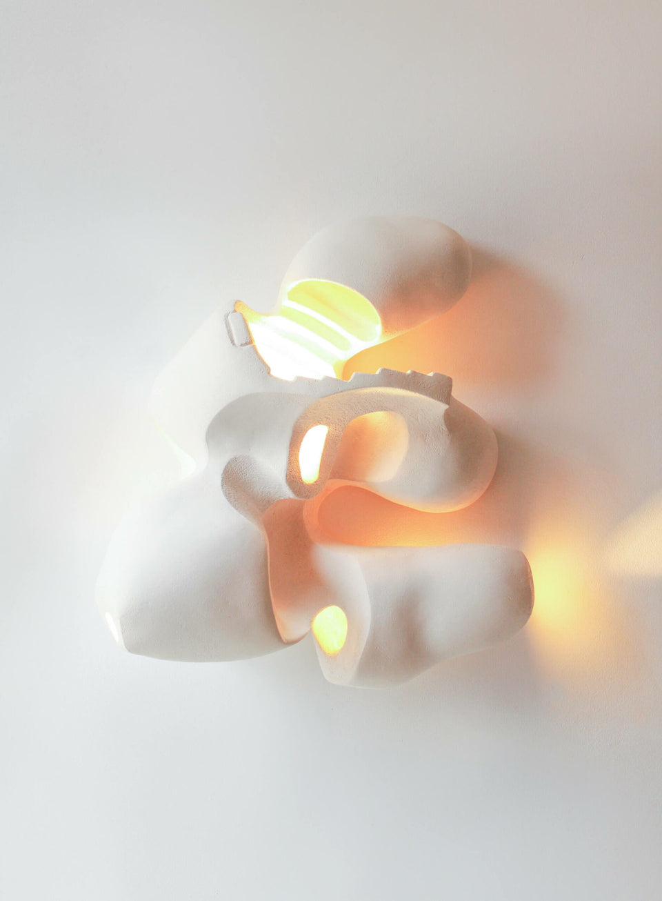 TENSION WALL LAMP