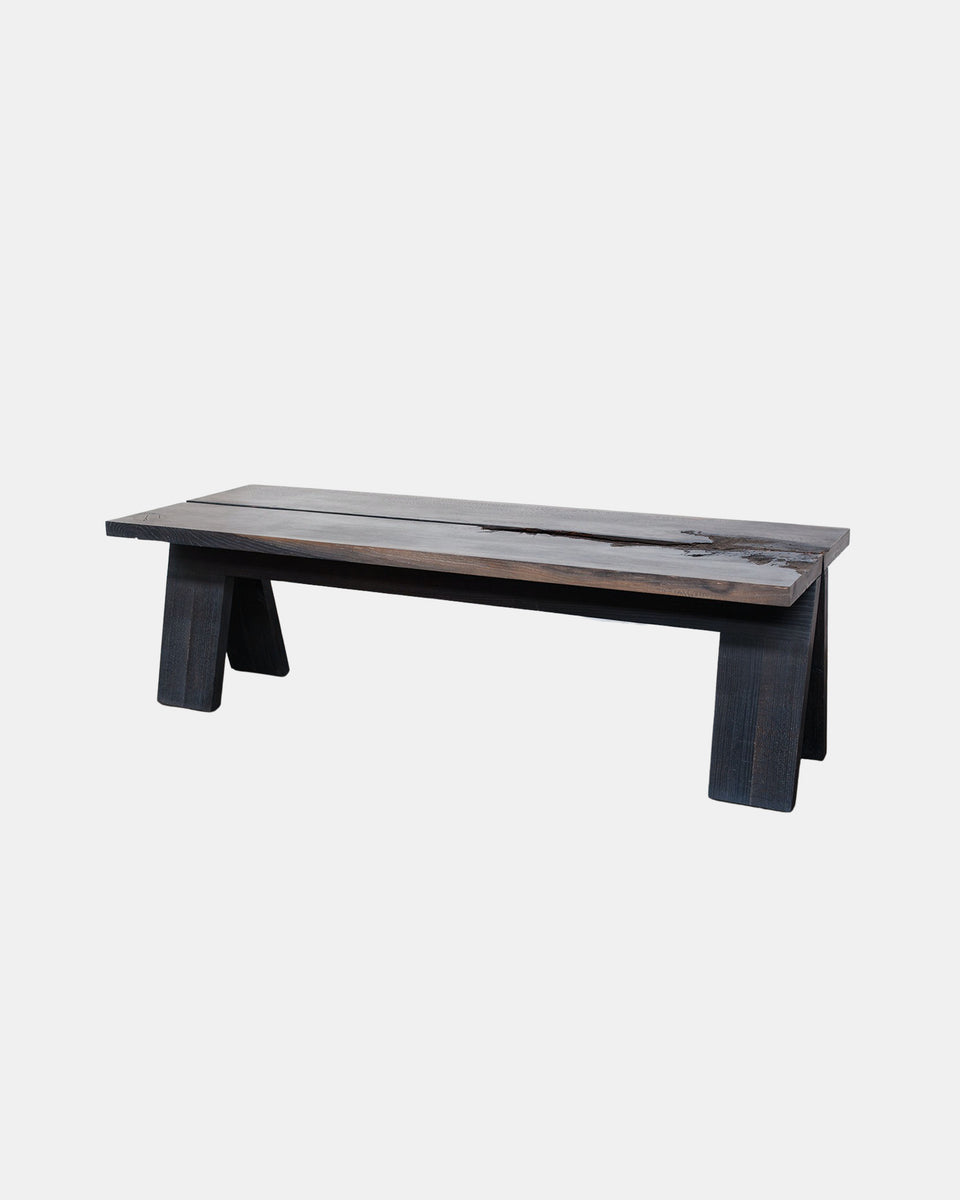 BLEAUT DINING TABLE