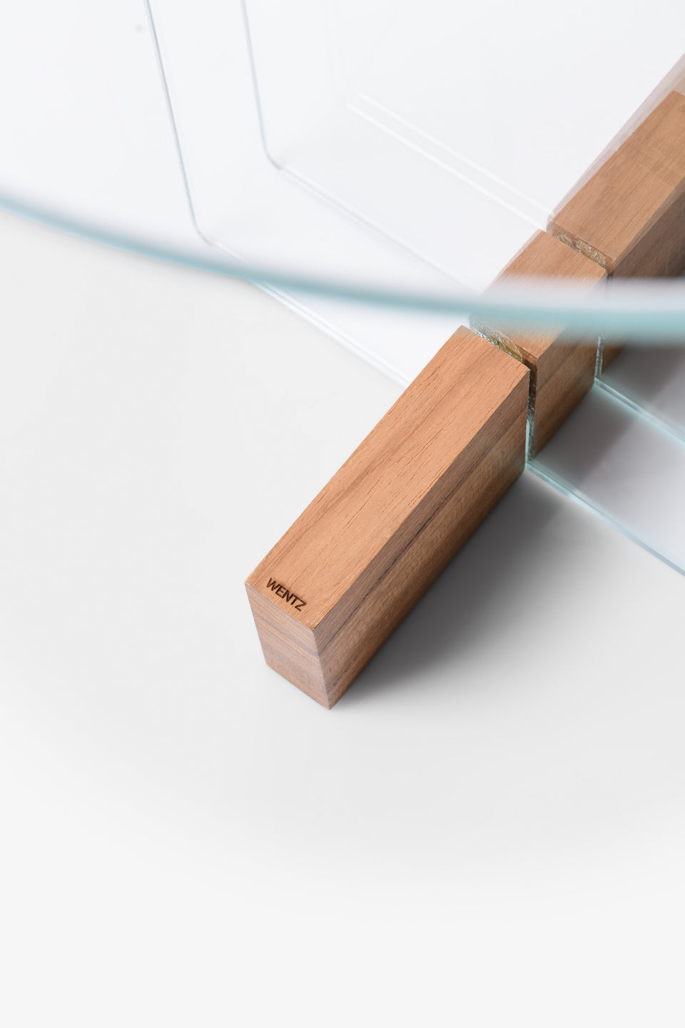 VIDRO SIDE TABLE IN CLEAR GLASS