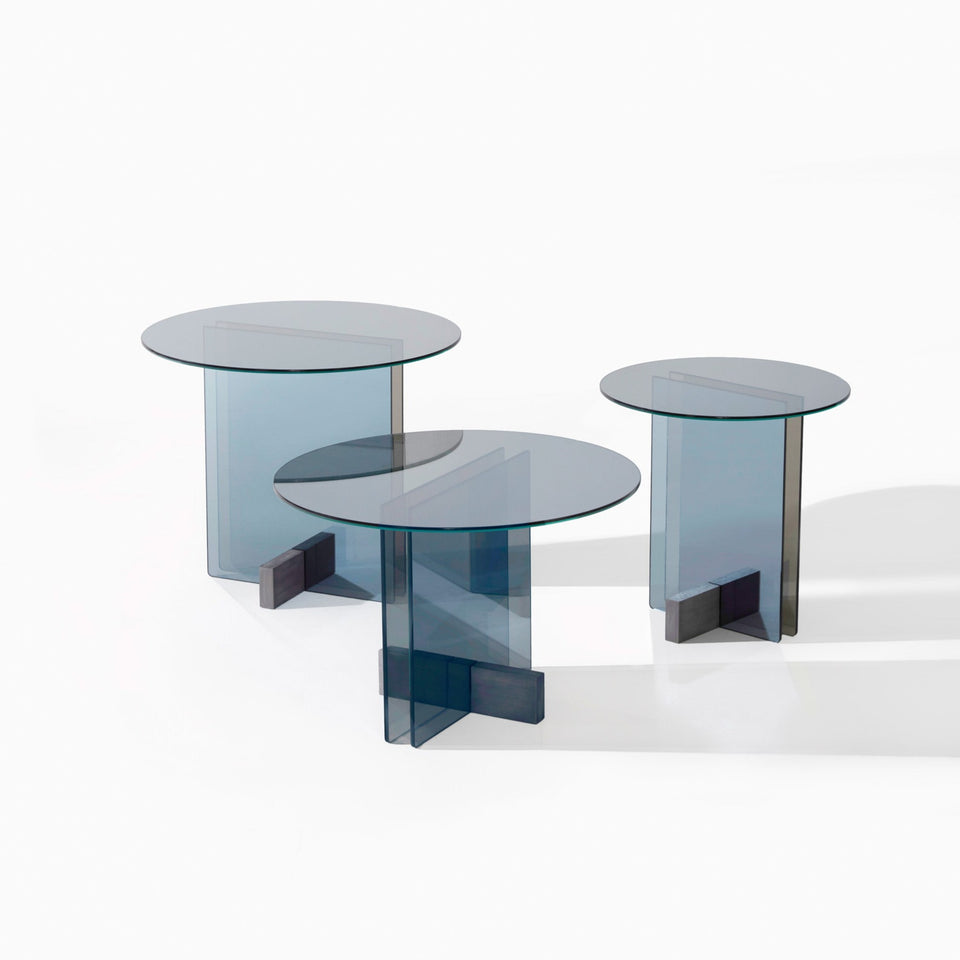 VIDRO SIDE TABLE IN BLUE GLASS