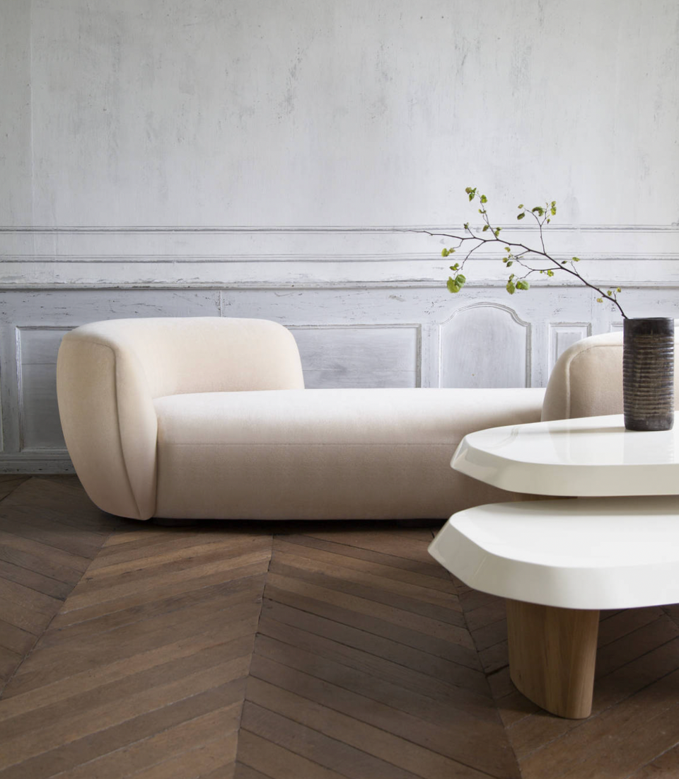 CONFIDENT SOFA
