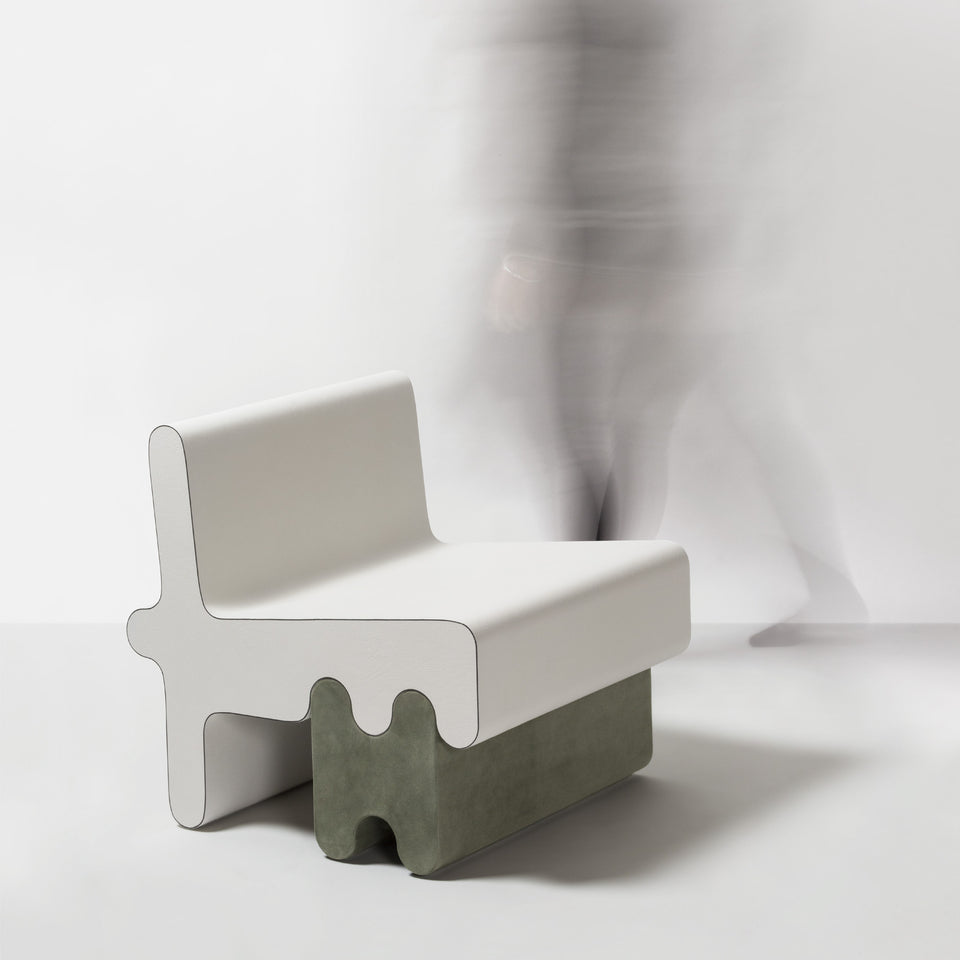 OSSICLE LEATHER CHAIR