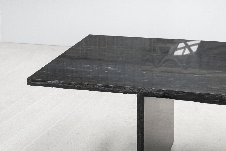 FRUSTE D DINING TABLE