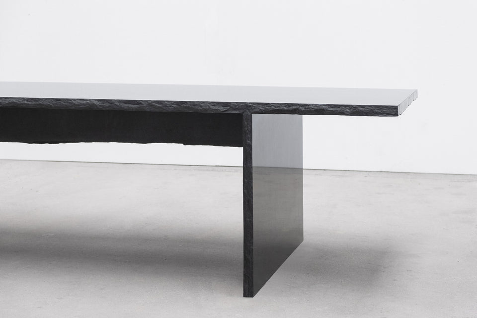 FRUSTE D DINING TABLE